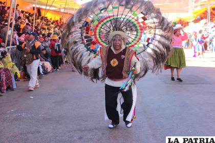 Conjunto de Danza Estilizada â€œSuri Sicuriâ€