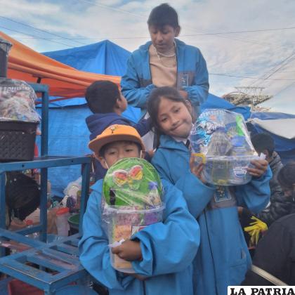 En el ??mini Calvario?, los niños también son los protagonistas