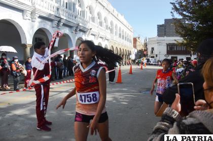 Carolina Mariño la vencedora en estudiantil damas /LA PATRIA