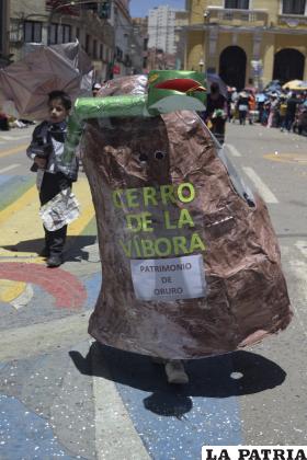 El cerro La Víbora llegó hasta el Corso Infantil para crear conciencia