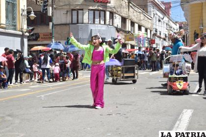Hasta la Mini Shakira amenizó el Corso Infantil 
