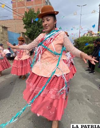 La belleza femenina y la delicadeza de danzar