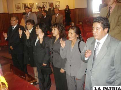 Notarios de Fe pública durante su posesión