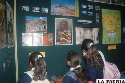 Los atractivos de Oruro se resumen en una exposición de afiches y libros