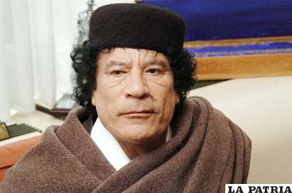 El líder libio, Muamar el Gadafi amenaza con miles de muertos si Estados Unidos o la OEA entran en Libia