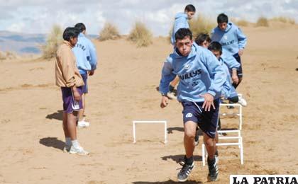 Entrenamiento de San José en los arenales de San Pedro