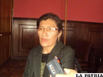 Susana Montes fue destituida del cargo por el gobernador, debido a la ampliación en su contra por el supuesto hecho de corrupción por la compra de cemento asfáltico