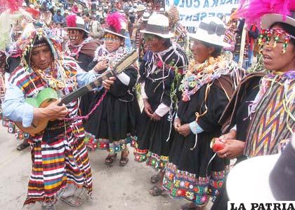 Marka Culta cantando y bailando participaron del homenaje a la Madre Tierra