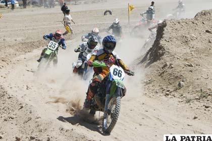 Motociclistas orureños