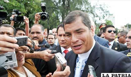 El presidente de Ecuador, Rafael Correa impulsa una consulta con la que pretende reformar el sistema judicial y regulación de la prensa, entre otros