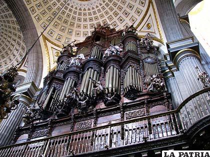 Órgano antiguo de la Catedral de Puebla