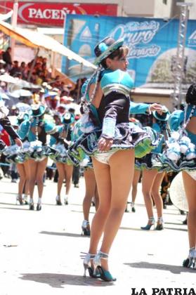 Impecable participación de las damitas de San Simón