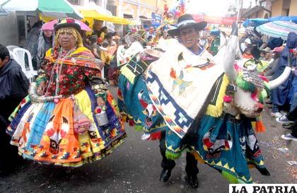Pese a la lluvia, los Waca Wacas recorrieron toda la ruta del carnaval