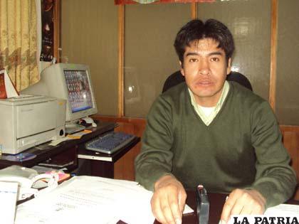 Franz Martínez secretario departamental de Obras Sociales, informa sobre el proceso de corrección del Puerto Seco