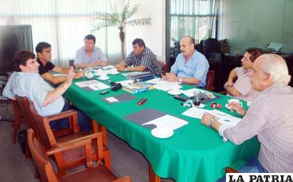 Comité ejecutivo de la FBF a la cabeza de Carlos Chávez