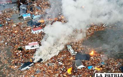 Imagen aérea de la destrucción provocada por el tsunami 