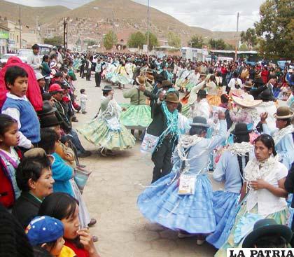 La comparsa Unión Santa Bárbara, 75 años en Tentaciones