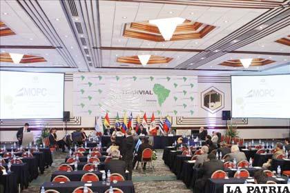 Vista general de la Primera Reunión de Ministros Sudamericanos de Transportes y Seguridad Vial en Perú