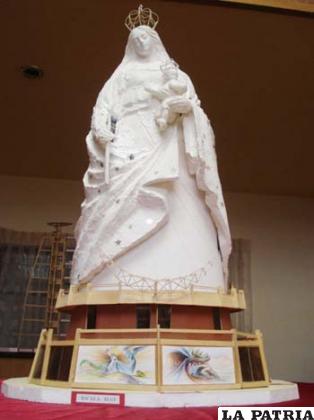 Maqueta del polémico monumento de la Virgen del Socavón