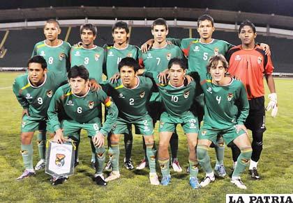 Plantel titular del seleccionado de fútbol de Bolivia, Sub-17, sigue en lucha por pasar a la próxima fase