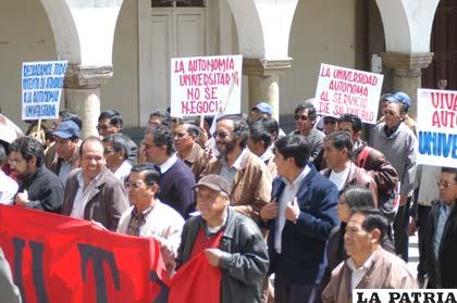 Estamentos de la UTO en defensa de la autonomía universitaria, marcharán en La Paz 