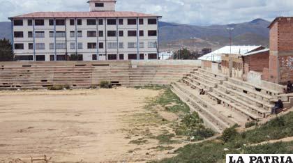 Esta cancha se convertirá en Estadio Municipal San José, según compromiso de la alcaldesa.