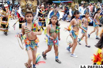 Los niños tienen su propio Carnaval un domingo después del Domingo de Corso