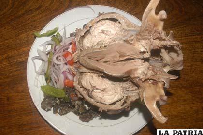 Delicioso plato de cabeza