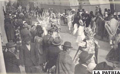 Carnaval de Oruro de los años 40 (Fotografía Hugo Canedo Arias)