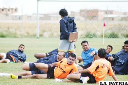 Los lesionados se integraron al resto de sus compañeros y se presume que llegan con todo al cotejo ante los “azucareros”.