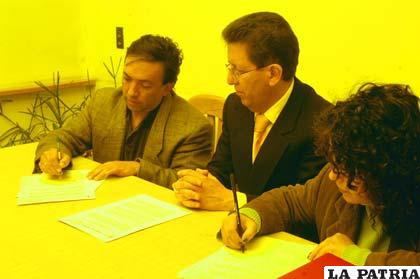 Autoridades de Infocal y DNI en firma de convenio que beneficiará a niños y adolecentes trabajadores 