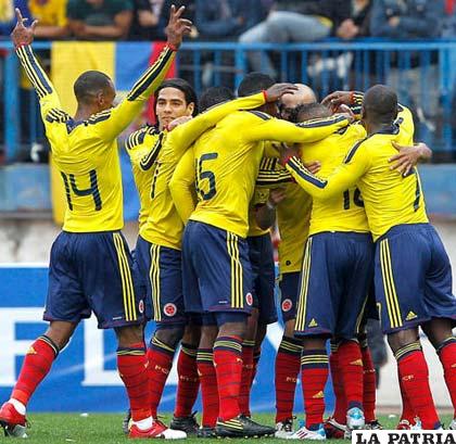 Los colombianos celebran el triunfo ante Ecuador.