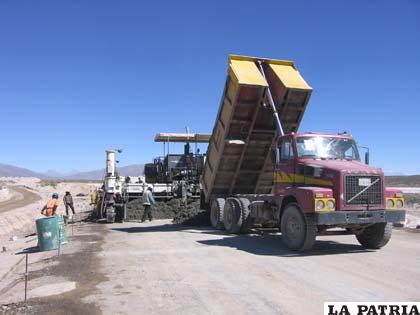 Aseguran financiamiento para camino Oruro-Pisiga