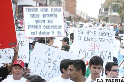 Periodistas se comprometen a seguir luchando por la libertad de expresión y de prensa