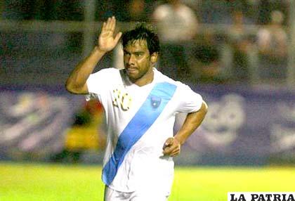 Carlos Ruiz, anotó el gol de Guatemala a los 40 minutos de juego.