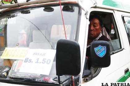 En los minibuses bajaron las tarifas de Bs. 1.50 a Bs. 1.20, pero al momento de dar los cambios no existen monedas de 10 centavos, por tanto, con disimulo se impuso la tarifa de Bs. 1.30.