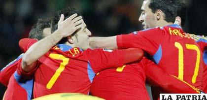 Jugadores de la selección de España, celebran el triunfo ante Lituania