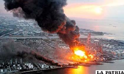 Explosión en uno de los reactores tras el terremoto y posterior tsunami del 11 de marzo
