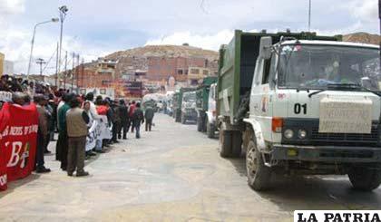 Administrativos y trabajadores de EMAO mantienen versiones diferentes en el uso de camiones recolectores de basura en marcha en contra del gasolinazo