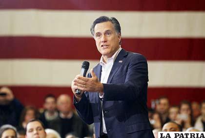 Mitt Romney, ex gobernador de Massachusetts, llega al Súpermartes como favorito