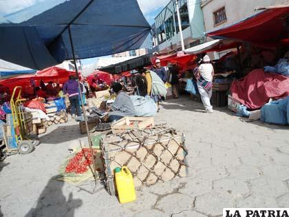 Calle Sucre y avenida Brasil, sector de venta de frutas