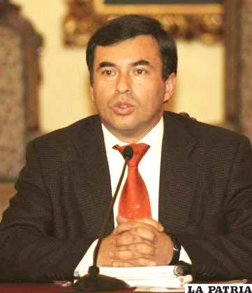 Juan Ramón Quintana, ministro de la Presidencia, asegura que el Gobierno ejecutará políticas para inversión productiva