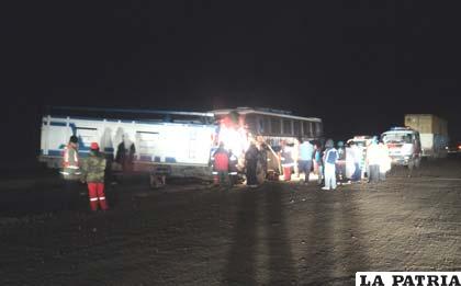 Una vista panorámica del accidente ocurrido en cercanías de Ayo Ayo, La Paz