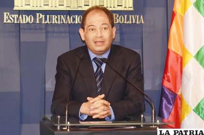 Ministro Romero informa sobre el proyecto de ley