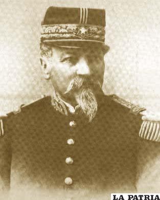 El comandante de las fuerzas chilenas Emilio Sotomayor