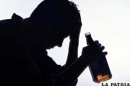 El alcohol es un mal que ataca a la juventud