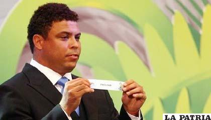 Ronaldo es uno de los embajadores del fútbol de Brasil