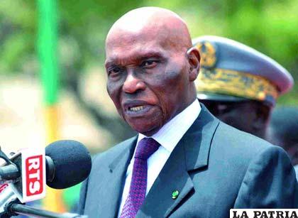 Hoy, los senegaleses decidirán si brindan su apoyo actual presidente, Abdoulaye Wade, tras un polémico tercer mandato