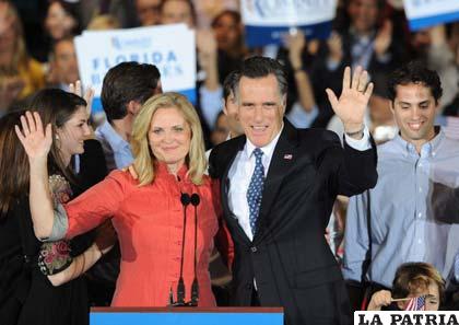 Mitt Romney se impuso en Michigan y Arizona ante Rick Santorum