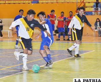 El torneo de futsal sénior se pone interesante